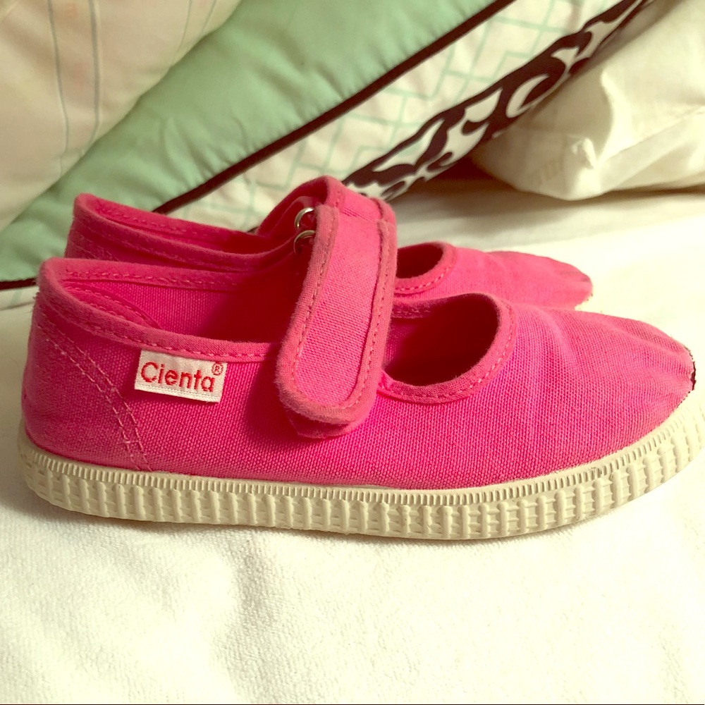 Hot pink Cientas sz 27  (toddler sz 9.5 )